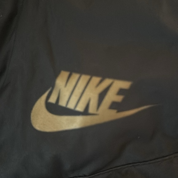 Nike coat - Picture 2 of 3
